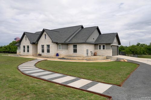 115 S Calvin Barrett, Blanco, TX, 78606-5957 | Card Image