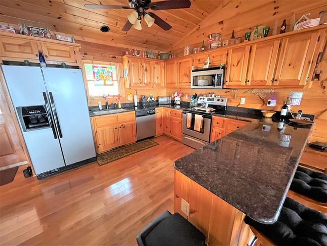 198 F S T Ln, House other with 3 bedrooms, 3 bathrooms and null parking in Fancy Gap VA | Image 15