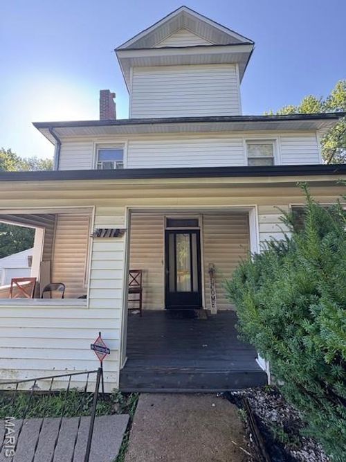3710 Pine Grove Ave, Normandy, MO, 63121-3533 | Card Image
