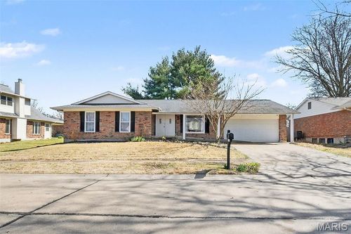 3652 Rosant Ct, Florissant, MO, 63034-2448 | Card Image