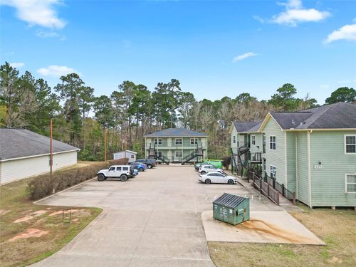 409 Beto St, Huntsville, TX, 77340-7104 | Card Image