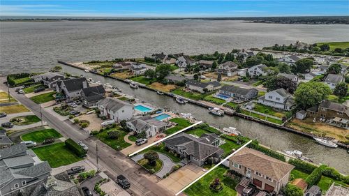 30 Tarpon Rd, East Quogue, NY, 11942-4901 | Card Image