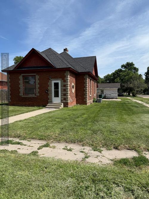 503 E 10th St, Grand Island, NE, 68801-3925 | Card Image