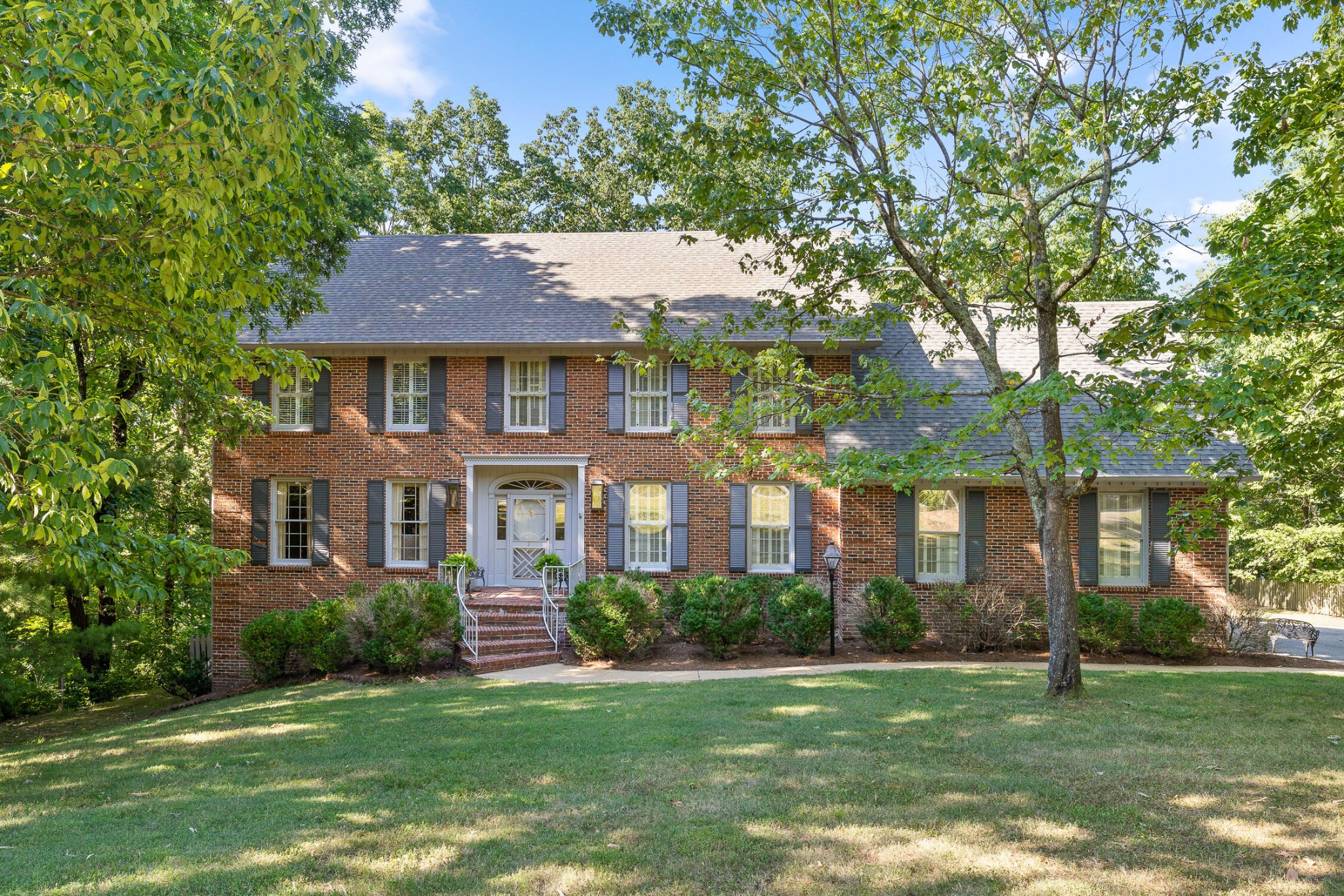 Highdown Ct, Signal Mountain, TN 37377