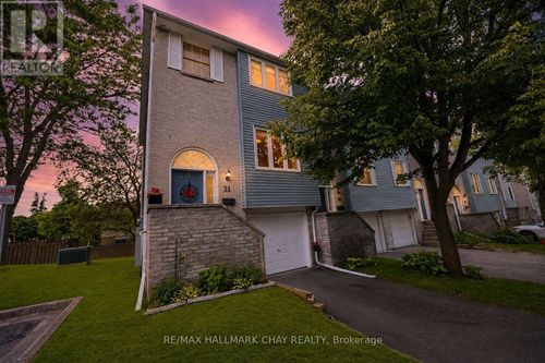 31 Harmony Circle, Bradford West Gwillimbury (Bradford), ON, L3Z2T8 | Card Image