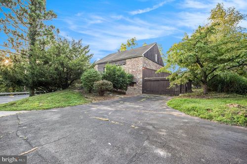 747 Gravel Pike, COLLEGEVILLE, PA, 19426-1639 | Card Image
