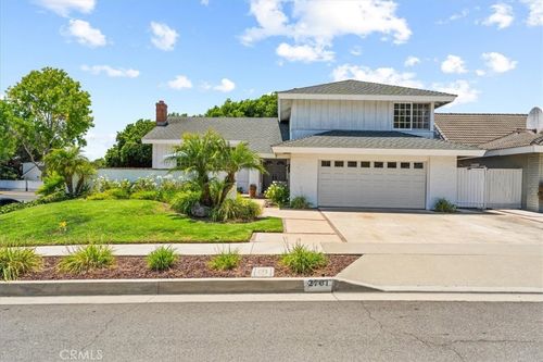 2701 Cardinal Dr, Costa Mesa, CA, 92626-4715 | Card Image