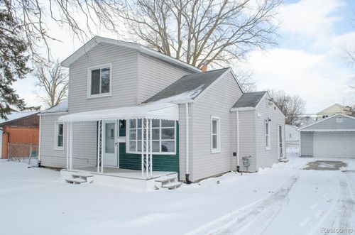 5850 Deering St, Garden City, MI, 48135-2505 | Card Image