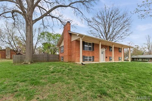 10 Fawnlily Dr, Belleville, IL, 62221-4352 | Card Image