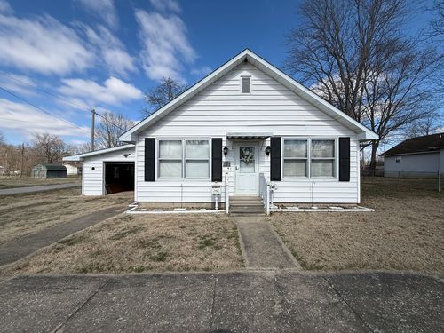1421 W Maple St, Herrin, IL, 62948-2041 | Card Image