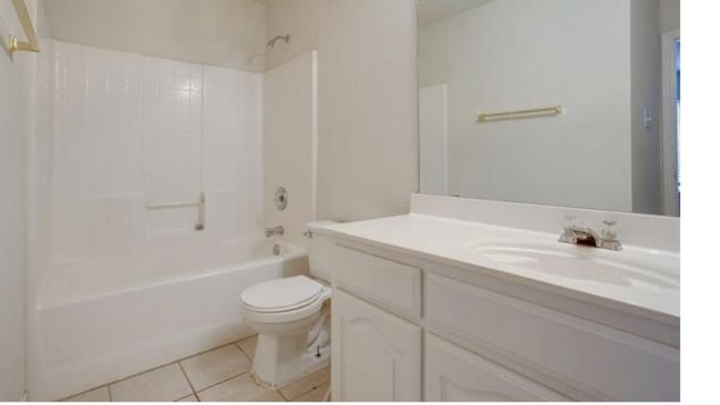 3233 S University Dr, Home with 6 bedrooms, 4 bathrooms and 6 parking in Fort Worth TX | Image 10