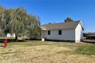 Front of house featuring a yard | Image 1