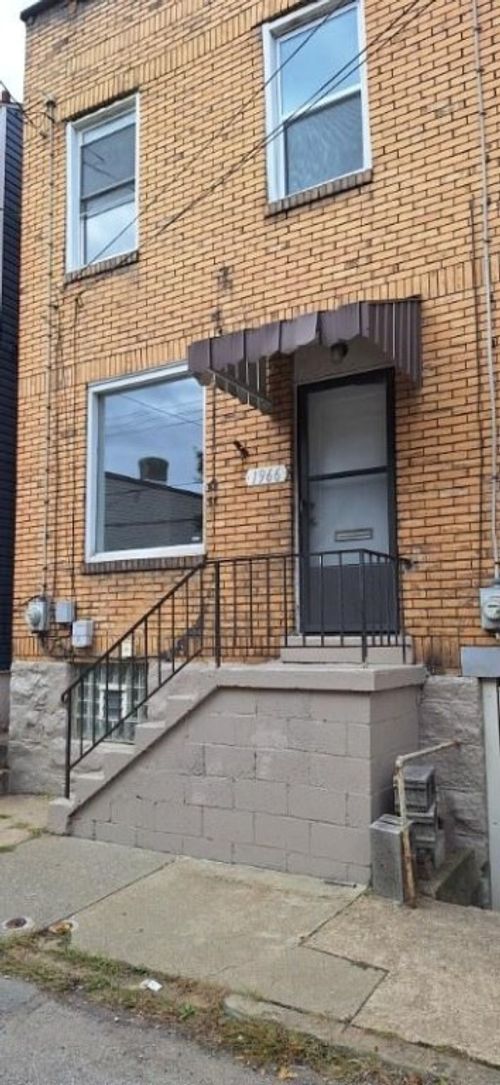 1966 Straubs Ln, Pittsburgh, PA, 15212-3237 | Card Image