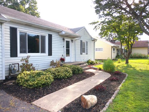 99 N Vernon Ave, Newark, OH, 43055-3424 | Card Image