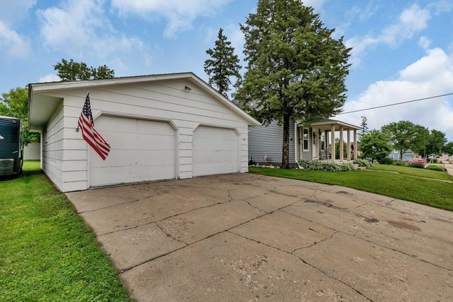 4 Stall Garage | Image 21