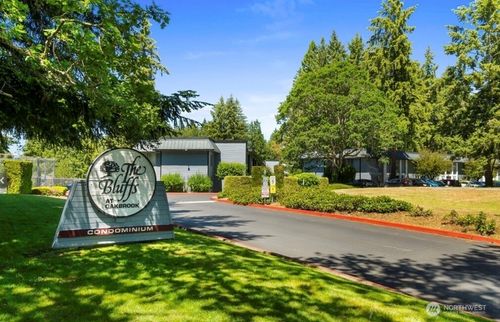 c38-8401 Zircon Dr Sw, Lakewood, WA, 98498-5106 | Card Image