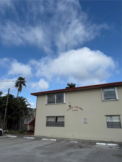 12a-2915 Plunkett St, Hollywood, FL, 33020-5632 | Card Image