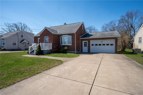 197 Bielak Rd, Orchard Park, NY, 14127-1011 | Card Image