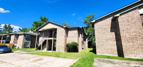 863 Hammond Manor Dr, Baton Rouge, LA, 70816-1546 | Card Image