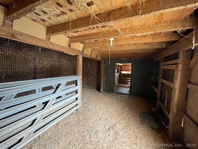STALLS | Image 33