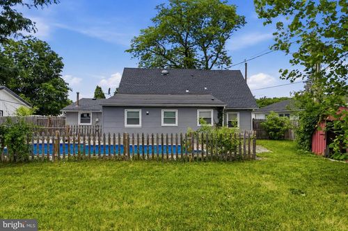 12 Holbrook Ln, Willingboro, NJ, 08046-1811 | Card Image