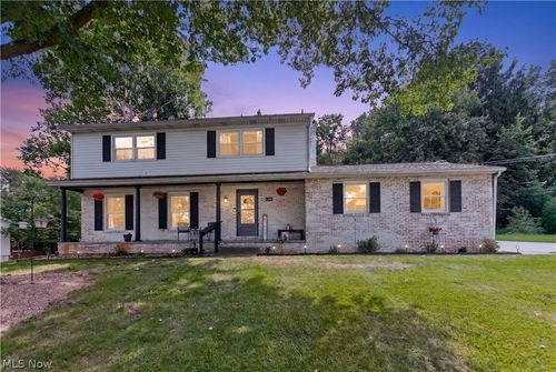 8586 Glennridge Avenue Nw, Clinton, OH, 44216 | Card Image