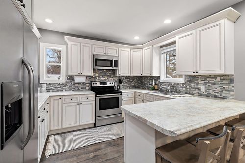 219 12th Ave W, Alexandria, MN, 56308-2425 | Card Image