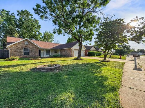 2108 Shorewood Ln, Edmond, OK, 73003-4726 | Card Image