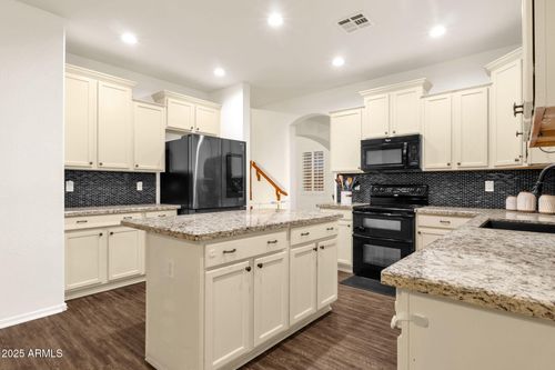 969 E Oakland St, Gilbert, AZ, 85295-4879 | Card Image