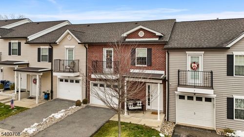 4 Gregg Ct, Newton, NJ, 07860-2642 | Card Image