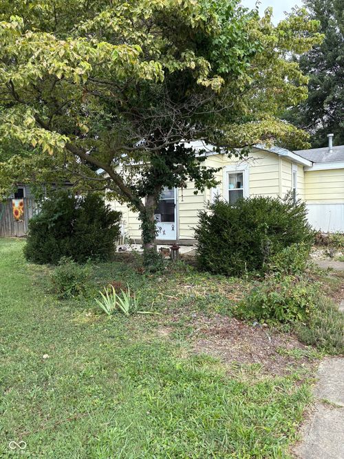 918 W Fourth St, Greenfield, IN, 46140-1901 | Card Image