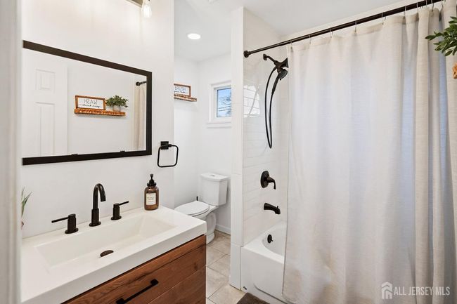 1 York St, House other with 3 bedrooms, 2 bathrooms and null parking in Old Bridge NJ | Image 25