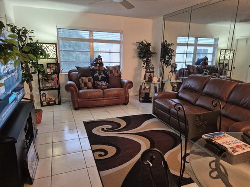 307-200 Ashbury Rd, Hollywood, FL, 33024-1102 | Card Image