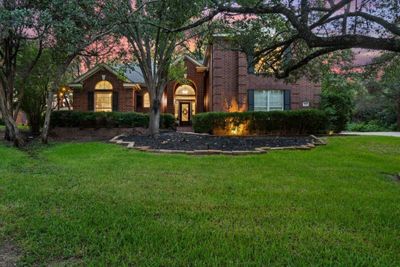 This cozy haven in Lakeway has been meticulously maintained, designed to offer a luxurious lifestyle with a touch of tranquility. | Image 3