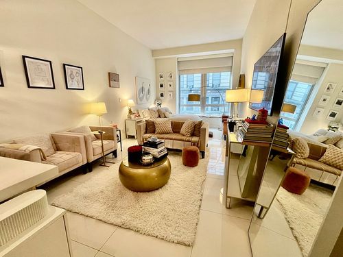 415-111 Fulton St, New York, NY, 10038-2747 | Card Image