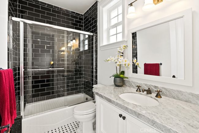 4753 Noble Ave, House other with 6 bedrooms, 6 bathrooms and 2 parking in Sherman Oaks CA | Image 71