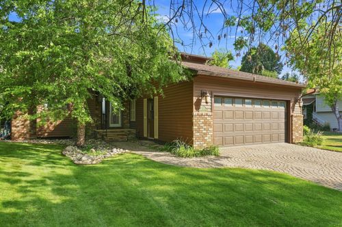 15 Fremont Dr S, Fargo, ND, 58103-5093 | Card Image