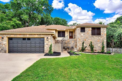 48 River Oak Dr, Seguin, TX, 78155-7026 | Card Image