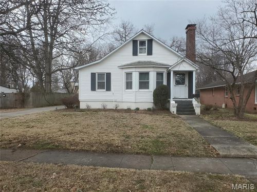 1206 E Commercial St, Charleston, MO, 63834-1307 | Card Image