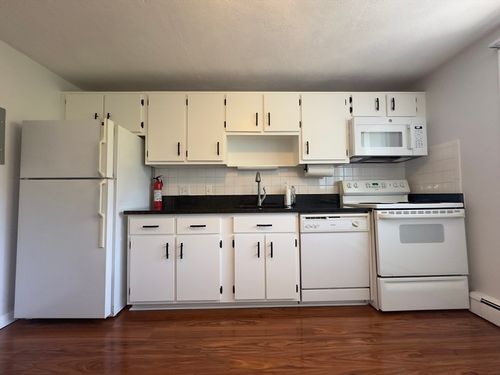 apt-5-11 Woodcrest Ct, Weymouth, MA, 02190-1533 | Card Image