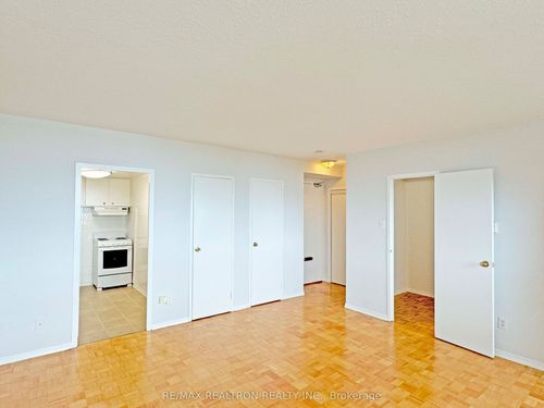 900-525 Eglinton Ave E, Toronto, ON, M4P1N5 | Card Image