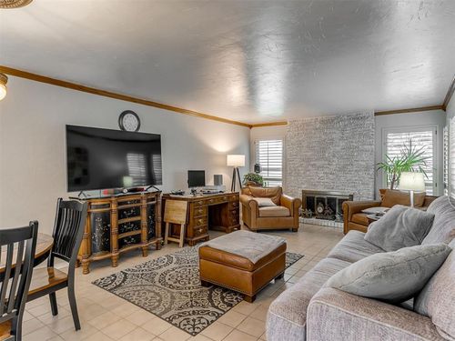 11374-11374 Benttree Cir, Oklahoma City, OK, 73120-6633 | Card Image