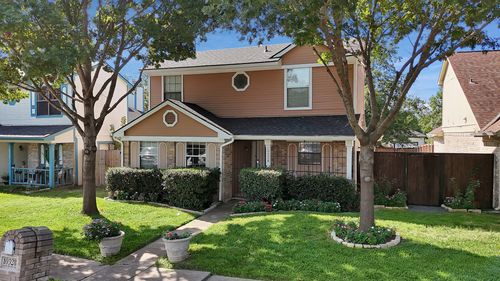 10328 Wood Heights Dr, Dallas, TX, 75227-7619 | Card Image