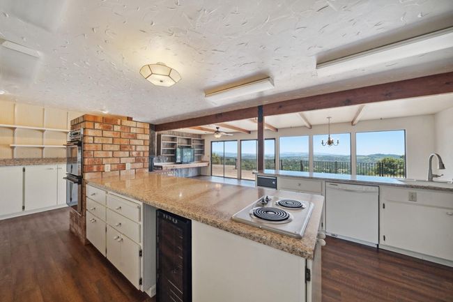 Kitchen | Image 25