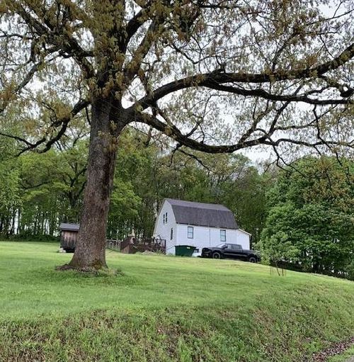 423 Saint Charles Rd, New Bethlehem, PA, 16242-2425 | Card Image