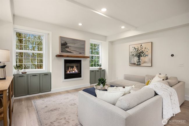 This home is bright, clean, and cozy! | Image 5