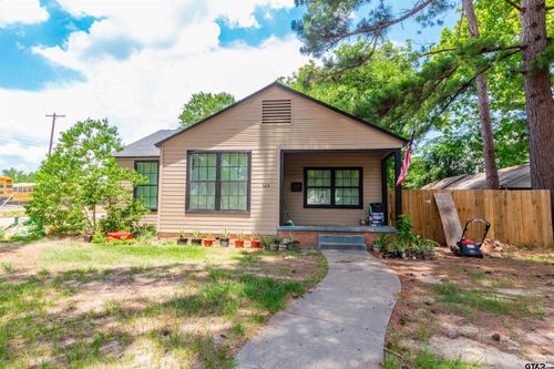524 W Buchanan St, Mineola, TX, 75773-1622 | Card Image