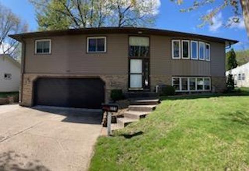 555 13th St Ne, Owatonna, MN, 55060-1834 | Card Image
