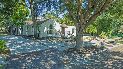 767 17th Ave N, St Petersburg, FL, 33704-3339 | Card Image