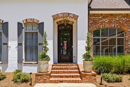 100 Cedar Woods Dr, Madison, MS, 39110-6591 | Card Image